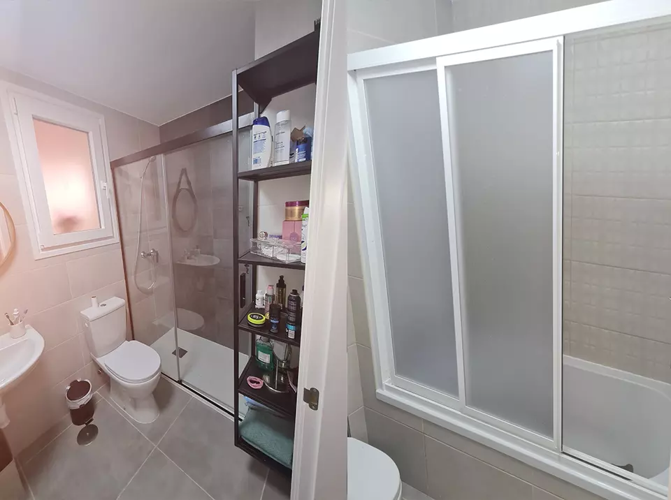 Fabricaci&oacute;n e Instalaci&oacute;n de Toldos, Cerramientos, Mamparas, Armarios y Cortinas en M&aacute;laga