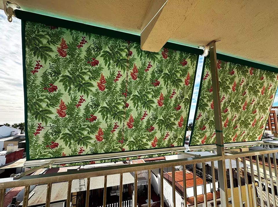 Fabricaci&oacute;n e Instalaci&oacute;n de Toldos, Cerramientos, Mamparas, Armarios y Cortinas en M&aacute;laga