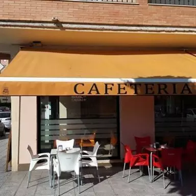 Toldo para cafeter&iacute;a en M&aacute;laga