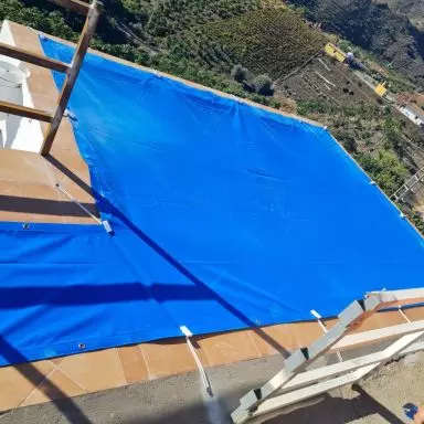 Fabricaci&oacute;n e Instalaci&oacute;n de lona para piscina