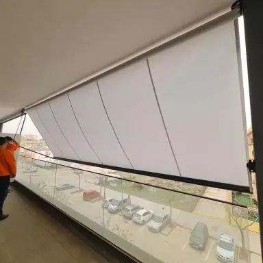 Instalaci&oacute;n de Toldos de grandes dimensiones