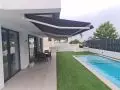 Toldos de brazos extensibles con l&iacute;neas y salidas a medidas