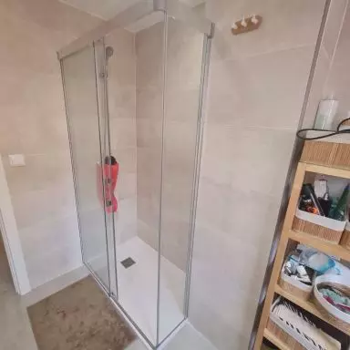 instalacion mampara ducha vivienda malaga 01