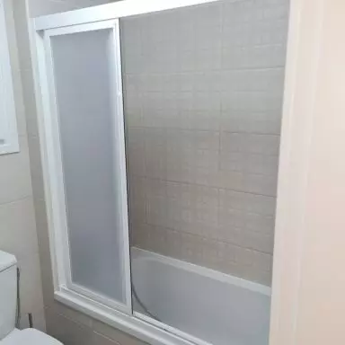 instalacion mamparas ducha banera varios colores modelos en malaga 06