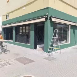 instalacion toldos brazos articulados comercio malaga 01